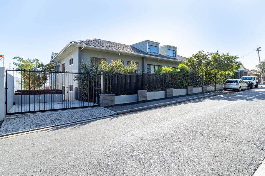 To Let 2 Bedroom Property for Rent in Vredehoek Western Cape